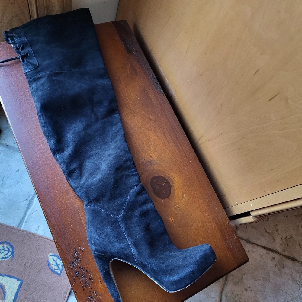 Suede Boots Size 6